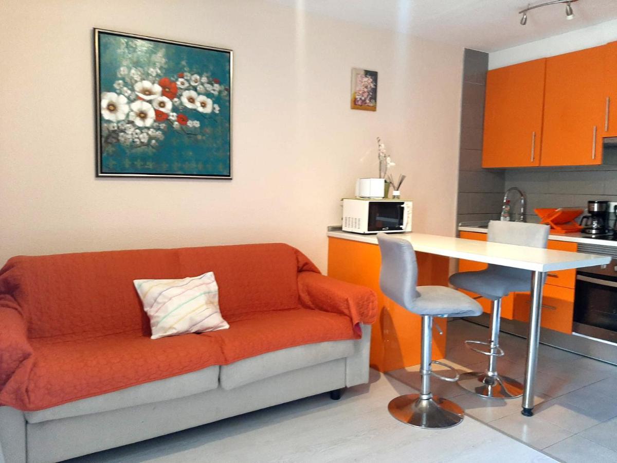 Appartement Comfortable Next To The Pools